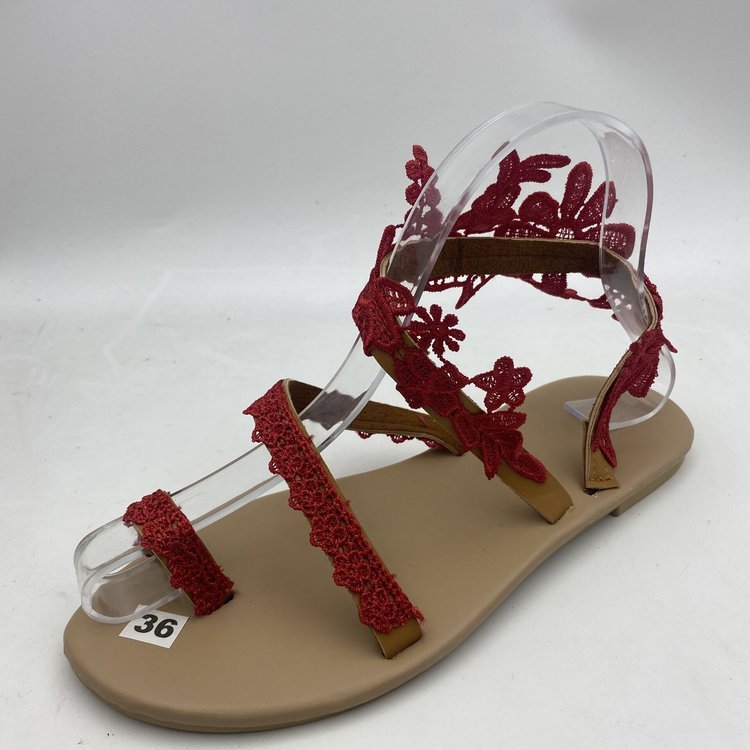 Blossom Comfort: Floral Round Toe Flat Sandals for Everyday Chic